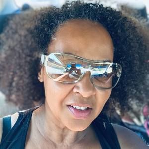 Meet your Posher, Rose